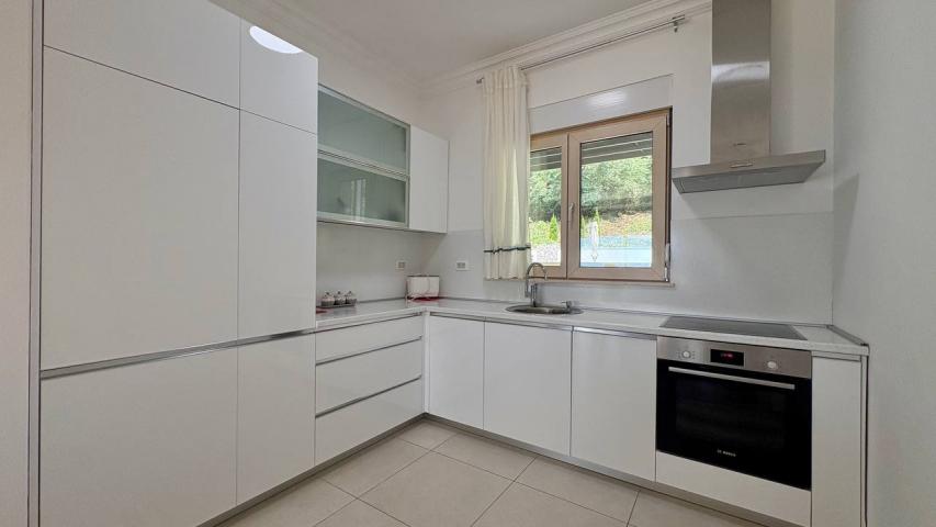 Izdavanje, Stan, 100m2 , Tivat