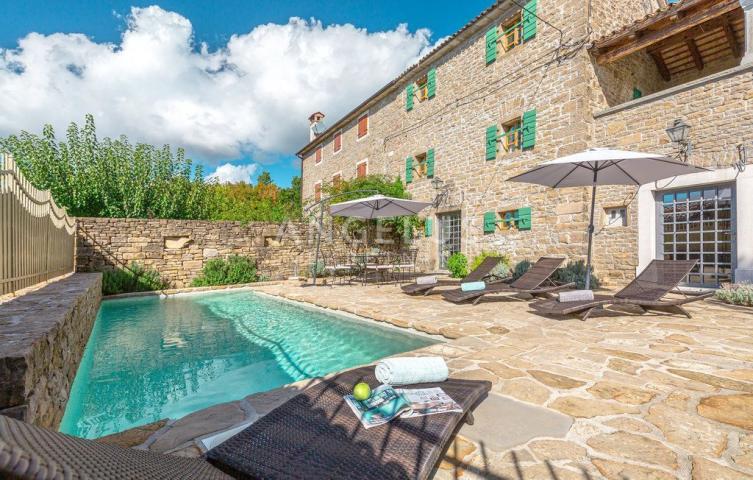 Istra, okolica Grožnjana - kamena kuća, 180m2, dugoročno!