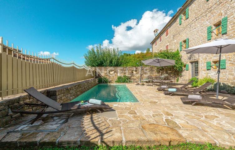 Istra, okolica Grožnjana - kamena kuća, 180m2, dugoročno!