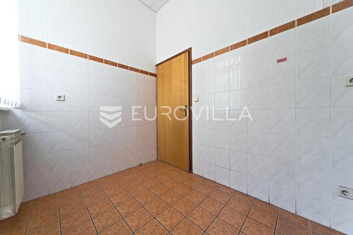 Osijek, Centar, Zakup uličnog poslovnog prostora 283 m², Županijska