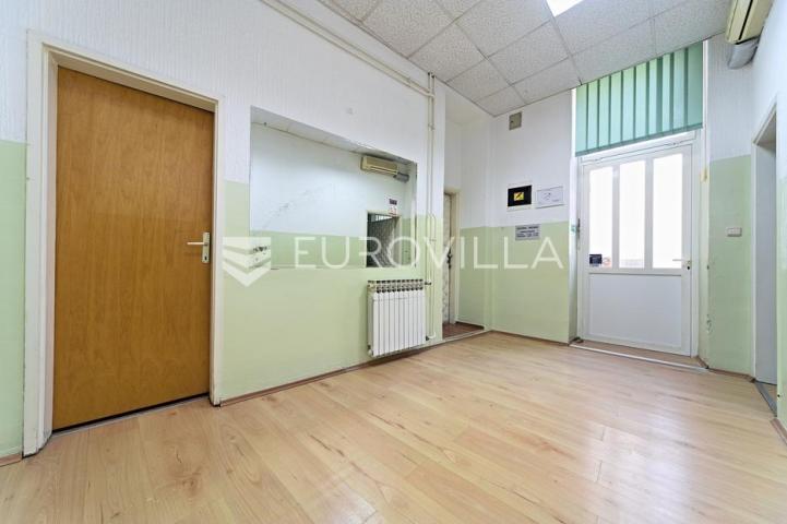 Osijek, Centar, Zakup uličnog poslovnog prostora 283 m², Županijska