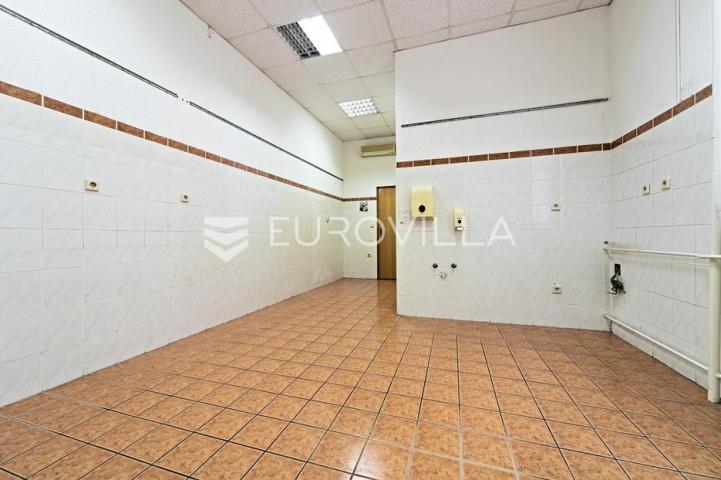 Osijek, Centar, Zakup uličnog poslovnog prostora 283 m², Županijska