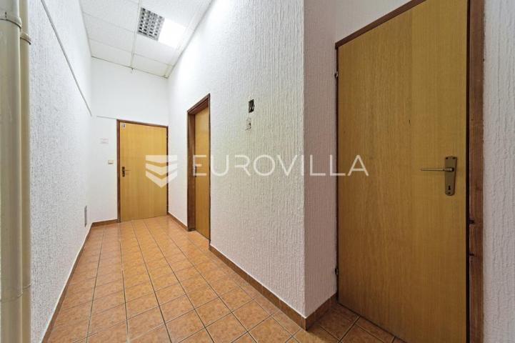 Osijek, Centar, Zakup uličnog poslovnog prostora 283 m², Županijska