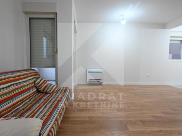 Izdavanje, Dvosoban stan, Podgorica, Central Point, 65m2
