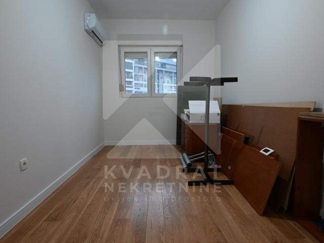 Izdavanje, Dvosoban stan, Podgorica, Central Point, 65m2