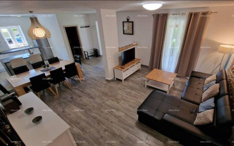 Kuća Renovirana istarska kamena kuća s bazenom. Lovreć. 