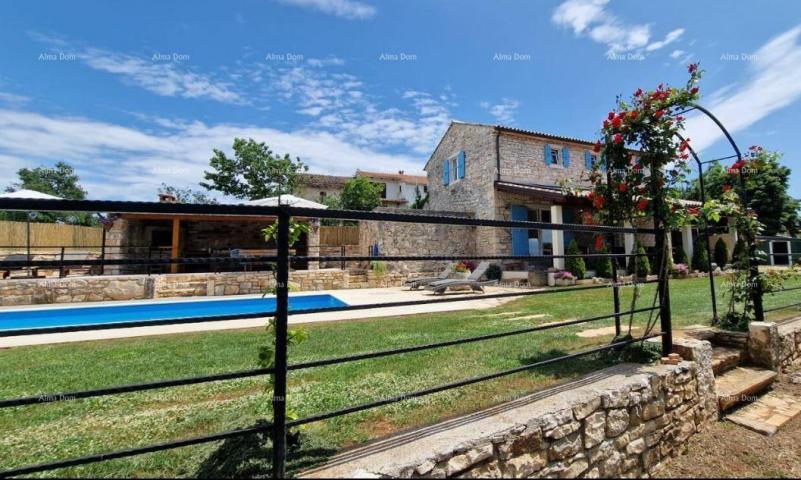Kuća Renovirana istarska kamena kuća s bazenom. Lovreć. 