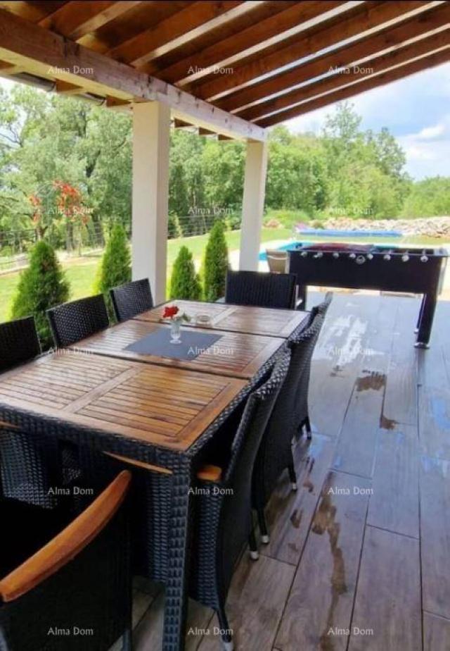 Kuća Renovirana istarska kamena kuća s bazenom. Lovreć. 