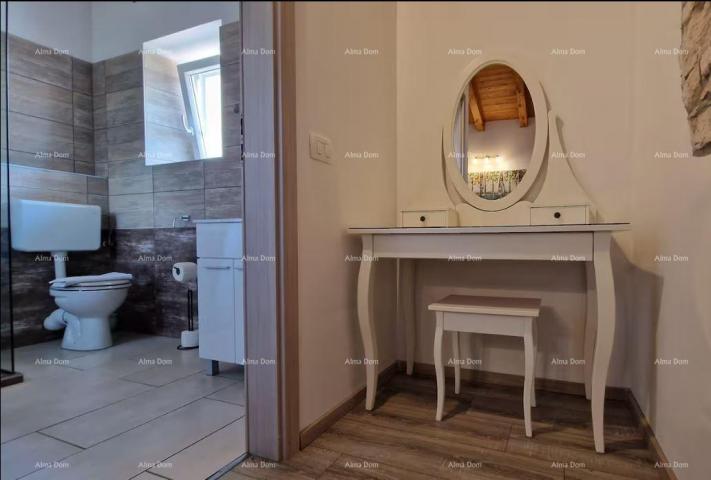 Kuća Renovirana istarska kamena kuća s bazenom. Lovreć. 