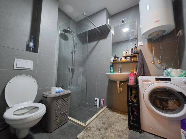 Prodaja namještenog jednosobnog stana 45m² sa parking mjestom – Zabjelo, Podgorica (bez plaćanja por