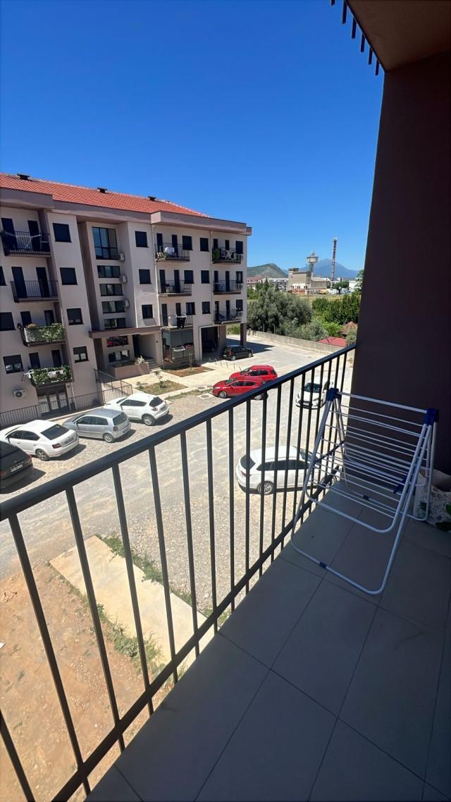 Prodaja namještenog jednosobnog stana 45m² sa parking mjestom – Zabjelo, Podgorica (bez plaćanja por