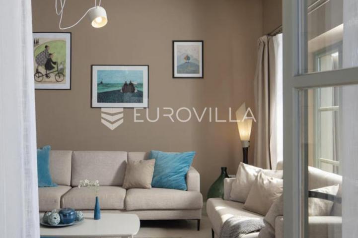 Istra, Višnjan, moderna vila s bazenom i panoramskim pogledom na more
