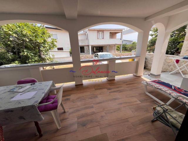 Vir - Kuća s 2 apartmana 300m do plaže