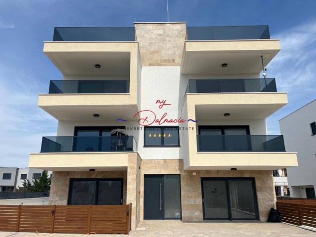 Privlaka - ekskluzivni S-001 apartman 150m od plaže 