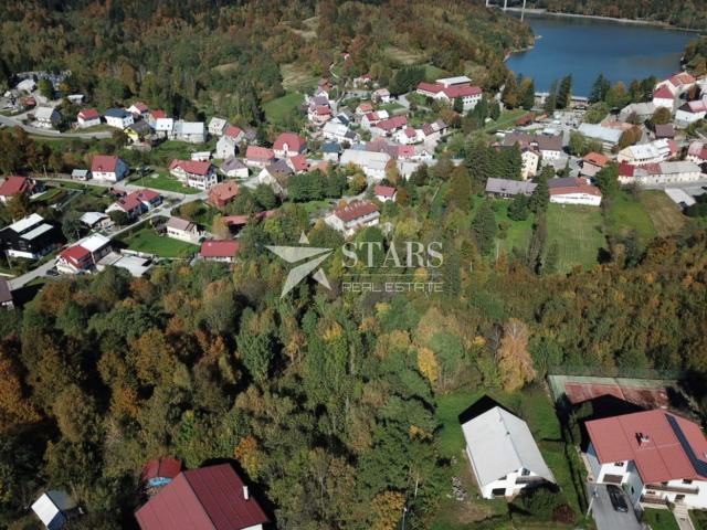 Gorski kotar, Fužine - građevinski teren sa pogledom na jezero Bajer 