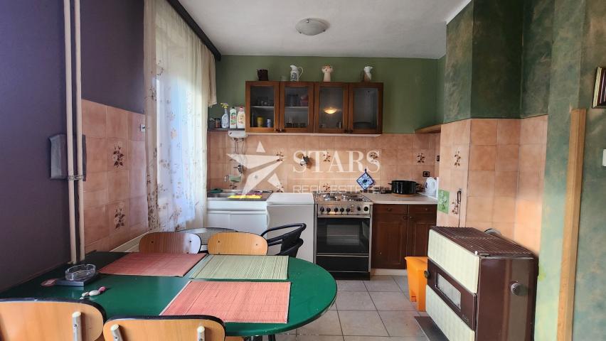Gorski kotar, Lič - Ekskluzivna prodaja velike obiteljske kuće sa okućnicom
