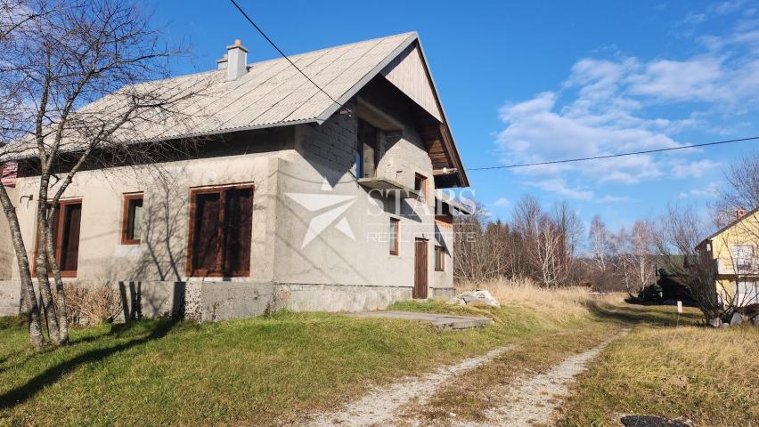 Gorski kotar, Lič - Ekskluzivna prodaja velike obiteljske kuće sa okućnicom