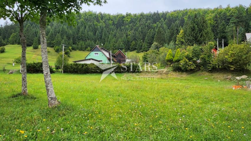 Tršće - građevinski teren u vikend naselju 614 m2