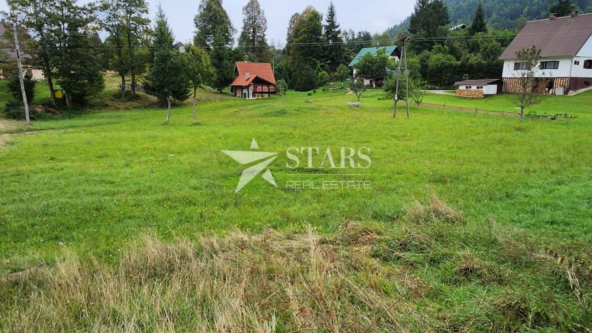 Tršće - građevinski teren u vikend naselju 614 m2