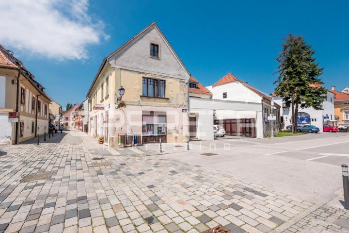 Luksuzni stan, novogradnja u naj užem centru. Parkirno mjesto. Prodaja