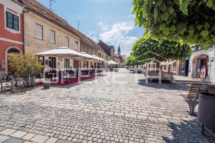 Luksuzni stan, novogradnja u naj užem centru. Parkirno mjesto. Prodaja
