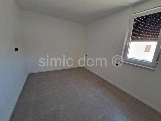 Prostrani penthouse s pogledom blizu plaže, Grebaštica