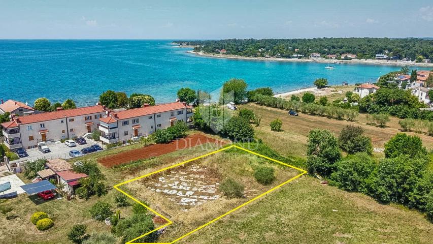 Umag, Lovrečica, zemljište sa dozvolom na 150m od mora!