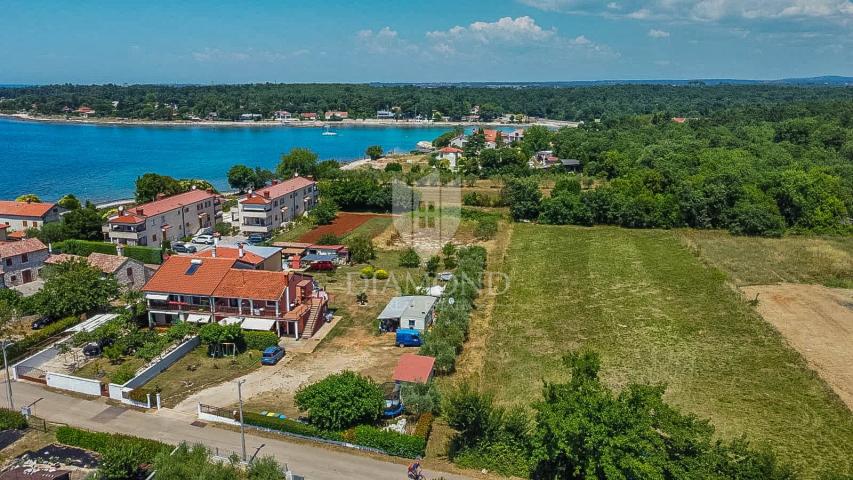 Umag, Lovrečica, zemljište sa dozvolom na 150m od mora!