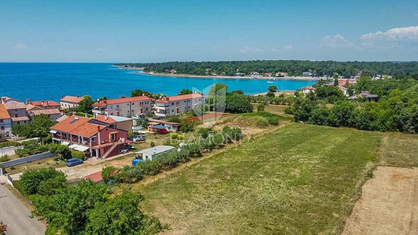 Umag, Lovrečica, zemljište sa dozvolom na 150m od mora!