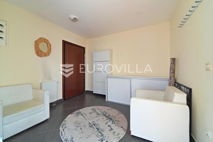 Osijek, Gornji Grad, Najam, dvoetažni stan 243 m² zatvorenog prostora