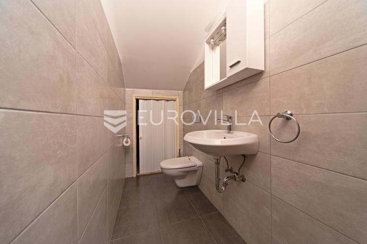Osijek, Gornji Grad, Najam, dvoetažni stan 243 m² zatvorenog prostora