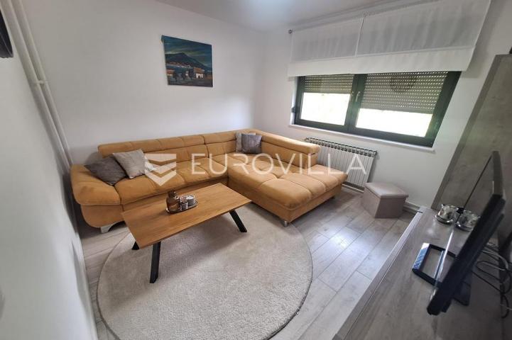 Karlovac, Draganić, kuća 190 m², novouređena