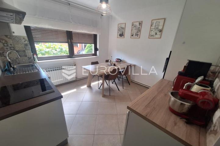 Karlovac, Draganić, kuća 190 m², novouređena