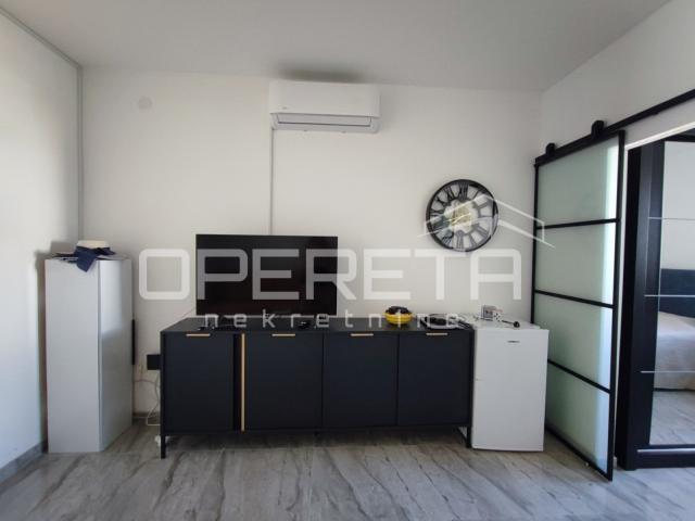 Stan 77 m2, dva odvojena apartmana, 100 m do plaže, Vir, Zadar