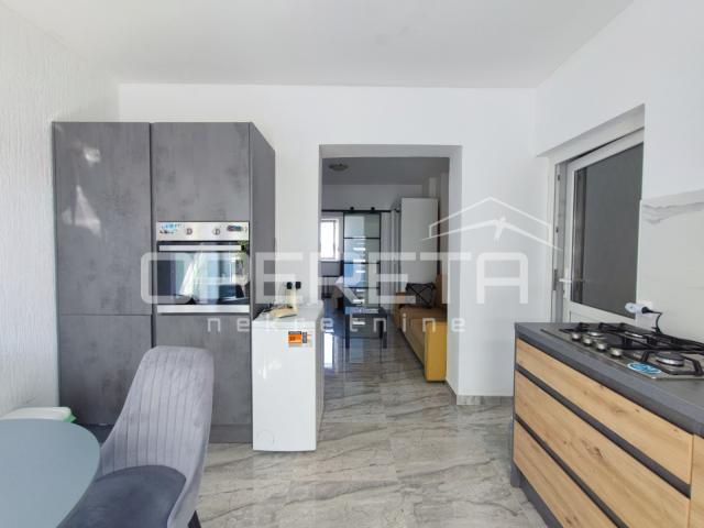 Stan 77 m2, dva odvojena apartmana, 100 m do plaže, Vir, Zadar