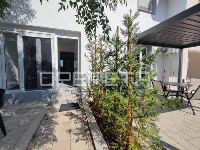 Stan 77 m2, dva odvojena apartmana, 100 m do plaže, Vir, Zadar