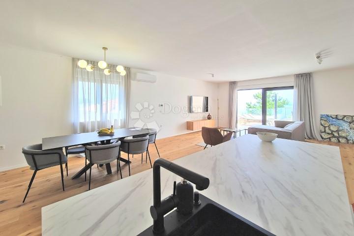 Duplex kuća u Kostreni!