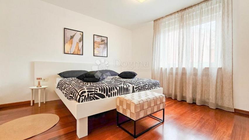 Uređena vila s bazenom na 500m od mora