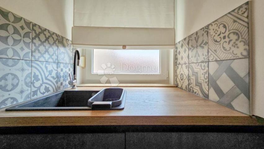 Uređena vila s bazenom na 500m od mora