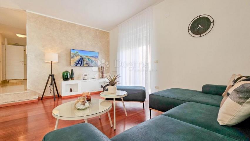 Uređena vila s bazenom na 500m od mora