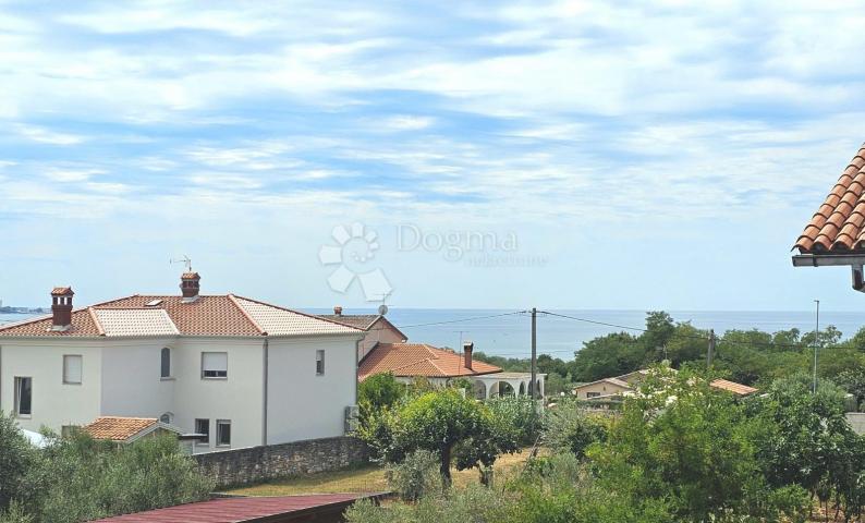 Uređena vila s bazenom na 500m od mora