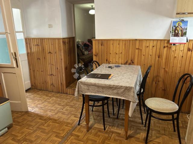 LOVRAN -KUĆA SA VELIKOM OKUĆNICOM I OTVORENIM POGLEDOM NA MORE!