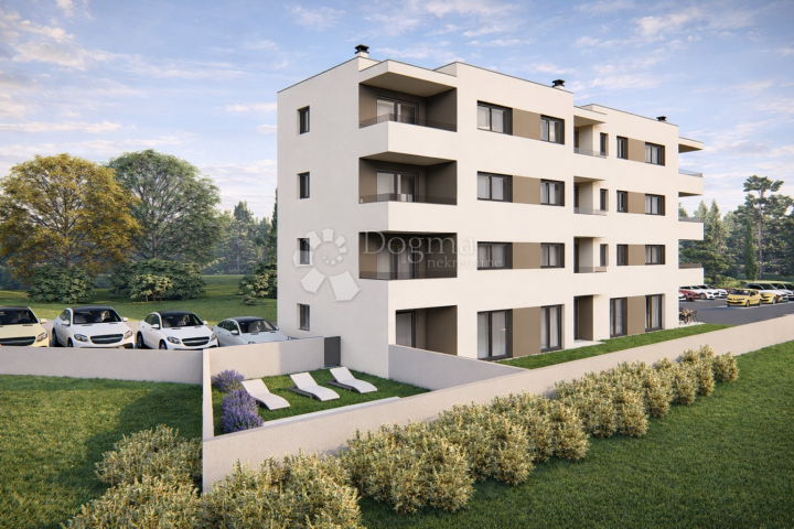 TAR / VRT 110m2/ 3 sp/ 2 kupatila/ parking u cijeni 
