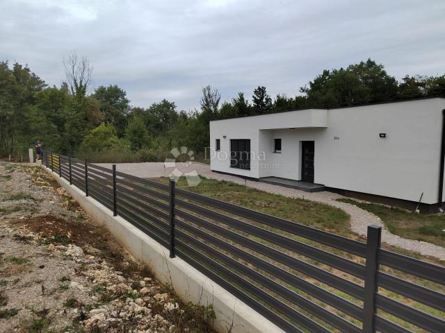 Raritet u ponudi: nova vila s bazenom