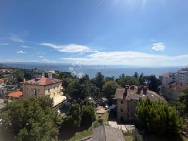 Stan kraj mora sa garažom