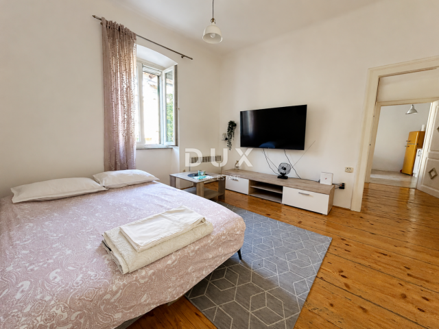 ŠIBENIK, CENTAR – Uređen stan 66,80 m², 240 m od mora, investicijski potencijal