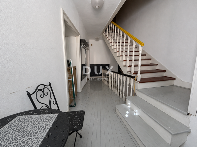 ŠIBENIK, CENTAR – Uređen stan 66,80 m², 240 m od mora, investicijski potencijal