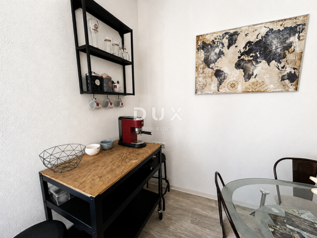 ŠIBENIK, CENTAR – Uređen stan 66,80 m², 240 m od mora, investicijski potencijal