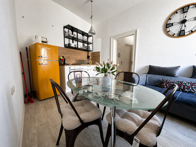 ŠIBENIK, CENTAR – Uređen stan 66,80 m², 240 m od mora, investicijski potencijal