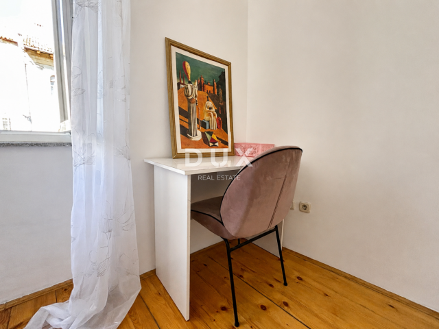 ŠIBENIK, CENTAR – Uređen stan 66,80 m², 240 m od mora, investicijski potencijal